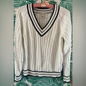 Saint John’s Bay Vintage white cable knit v neck sweater w/ blue stripe XL
